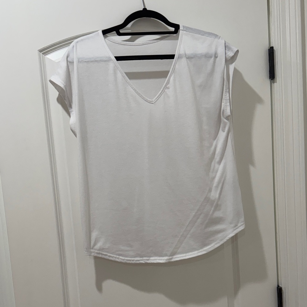 SHEIN White V-Neck Short Sleeve Top